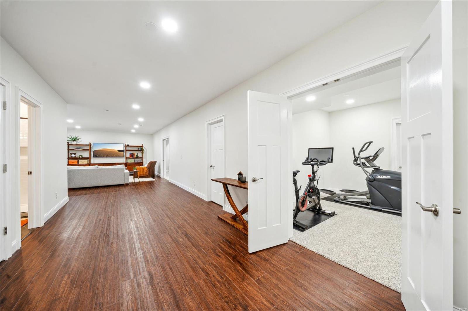 Tuxedo Park - Residential