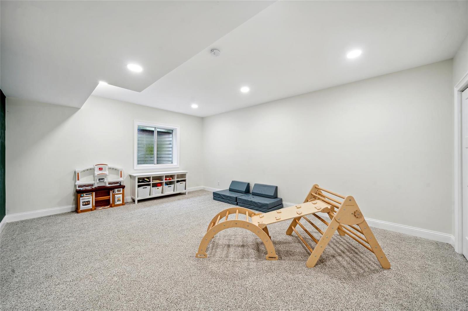 Tuxedo Park - Residential