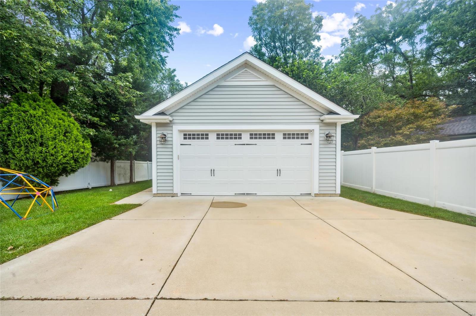 Tuxedo Park - Residential