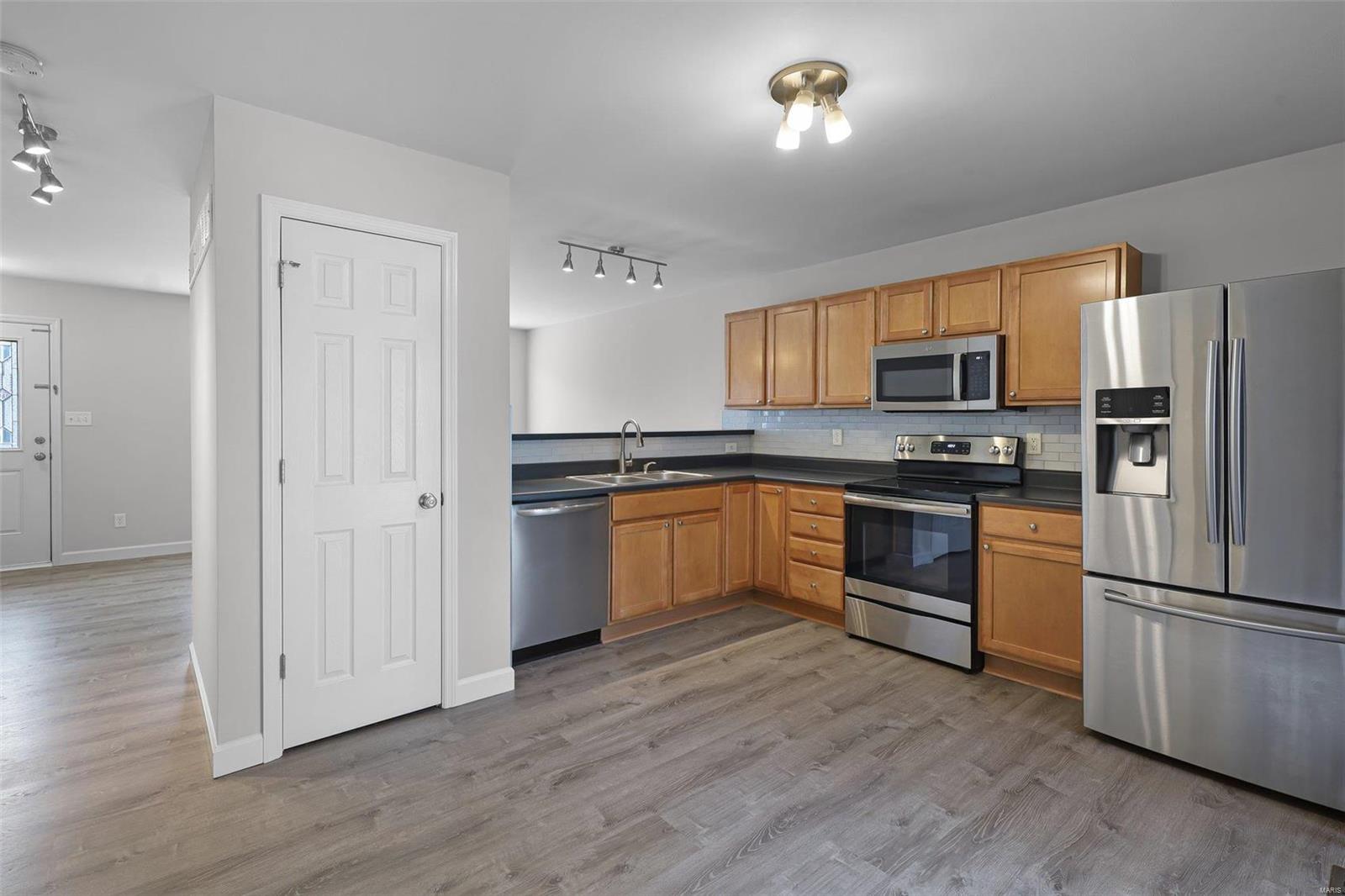 Estates At Parkview Two The - Residential