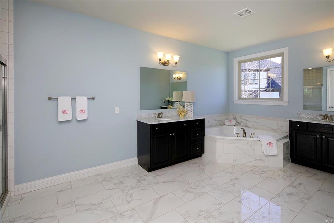 Woods Of Ladue The - Residential