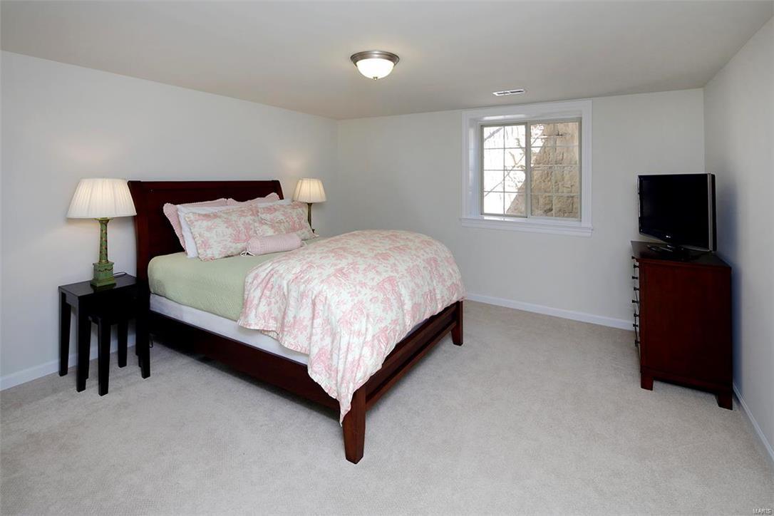 Woods Of Ladue The - Residential