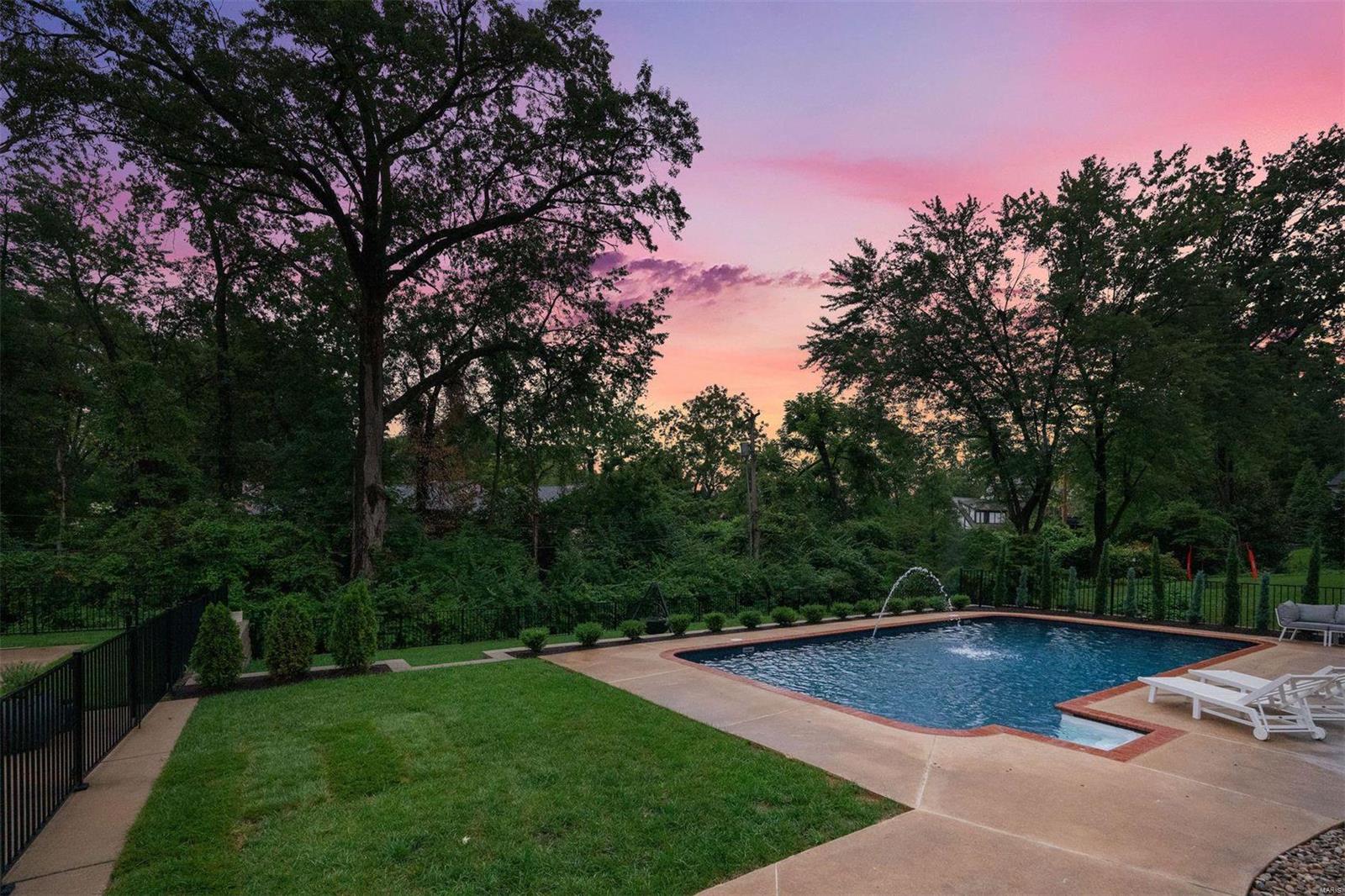 La Hacienda - Residential