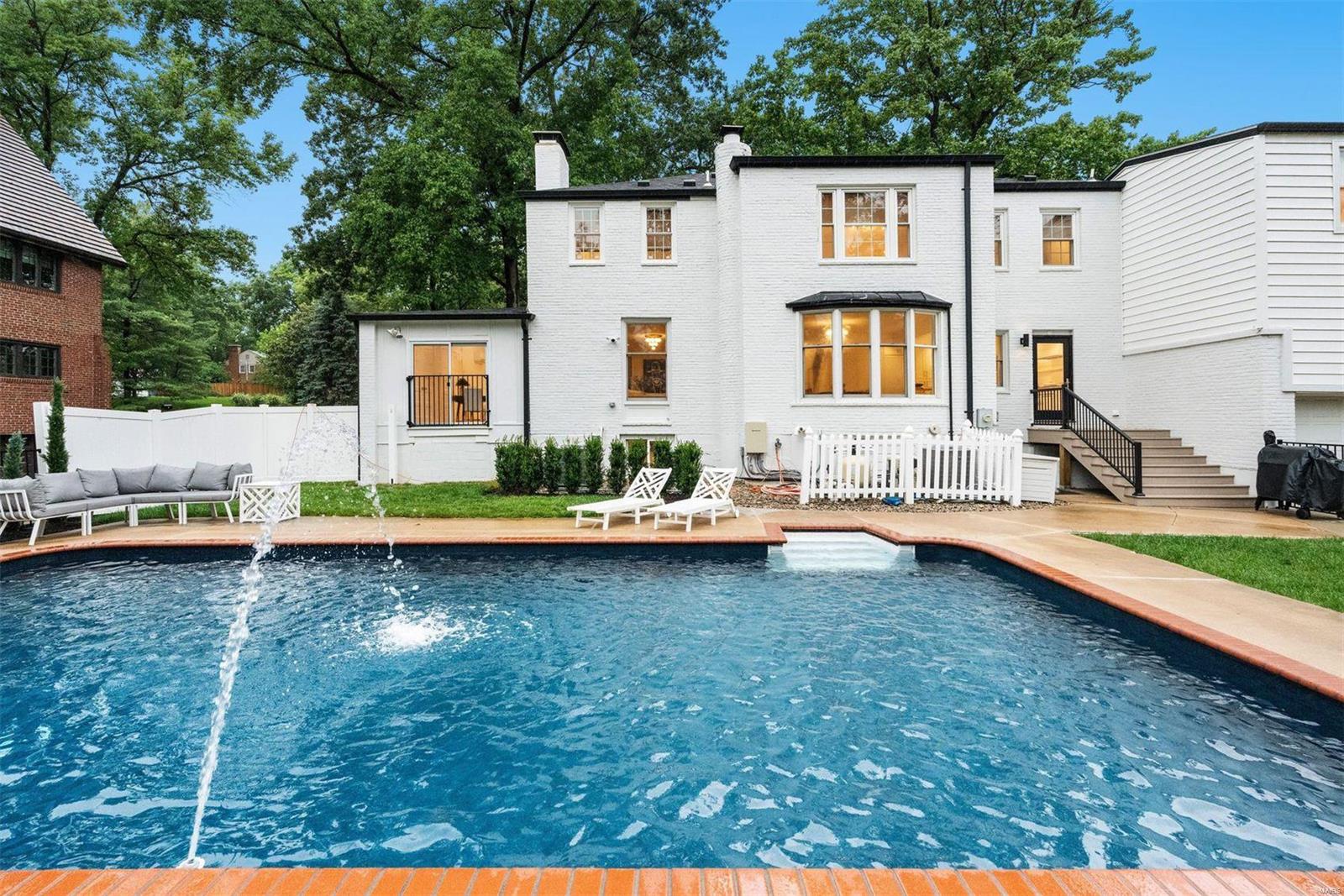 La Hacienda - Residential