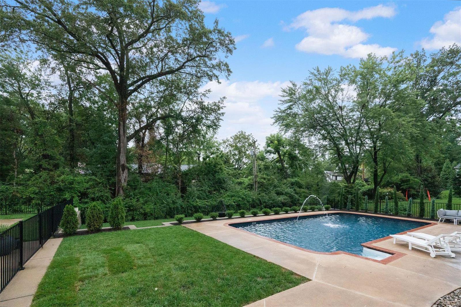 La Hacienda - Residential