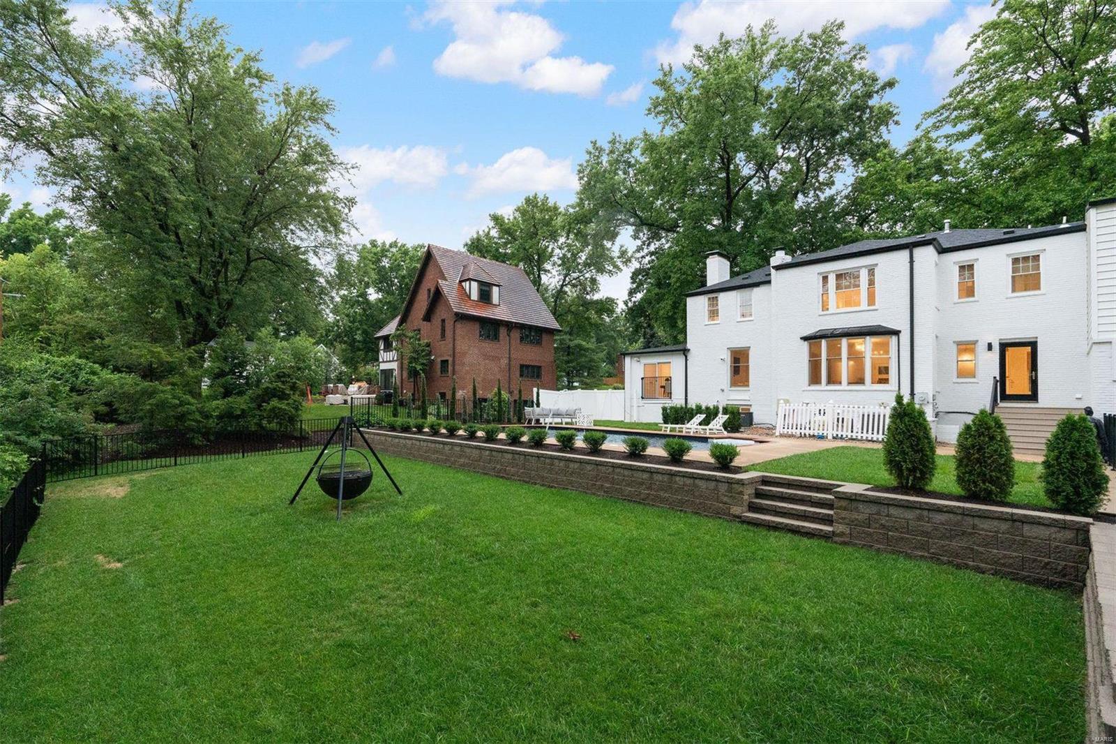 La Hacienda - Residential