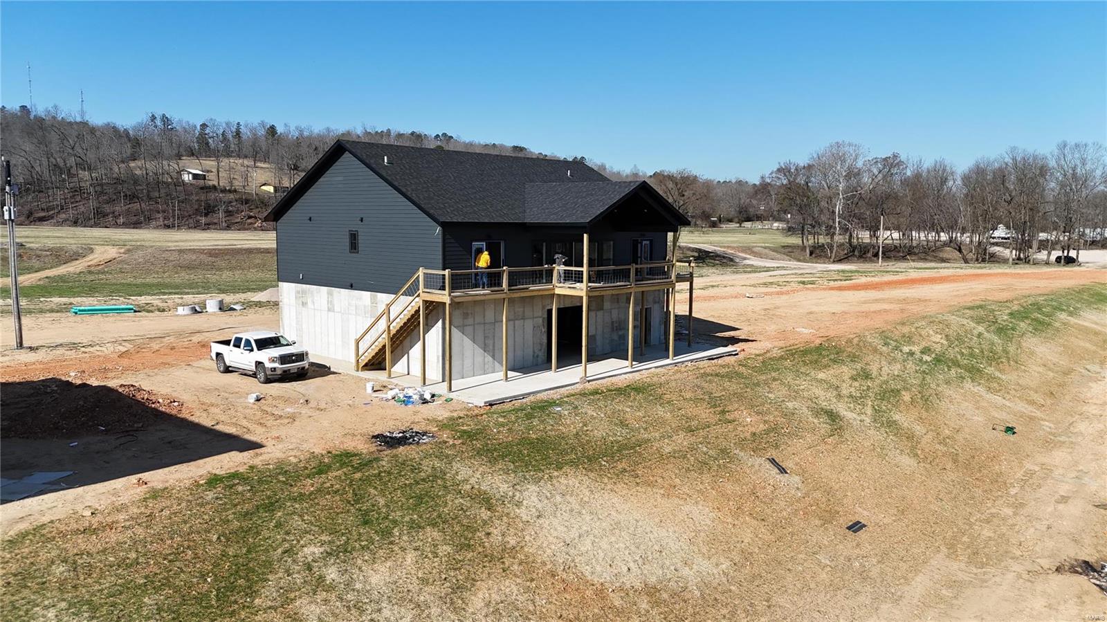 185 Riverside