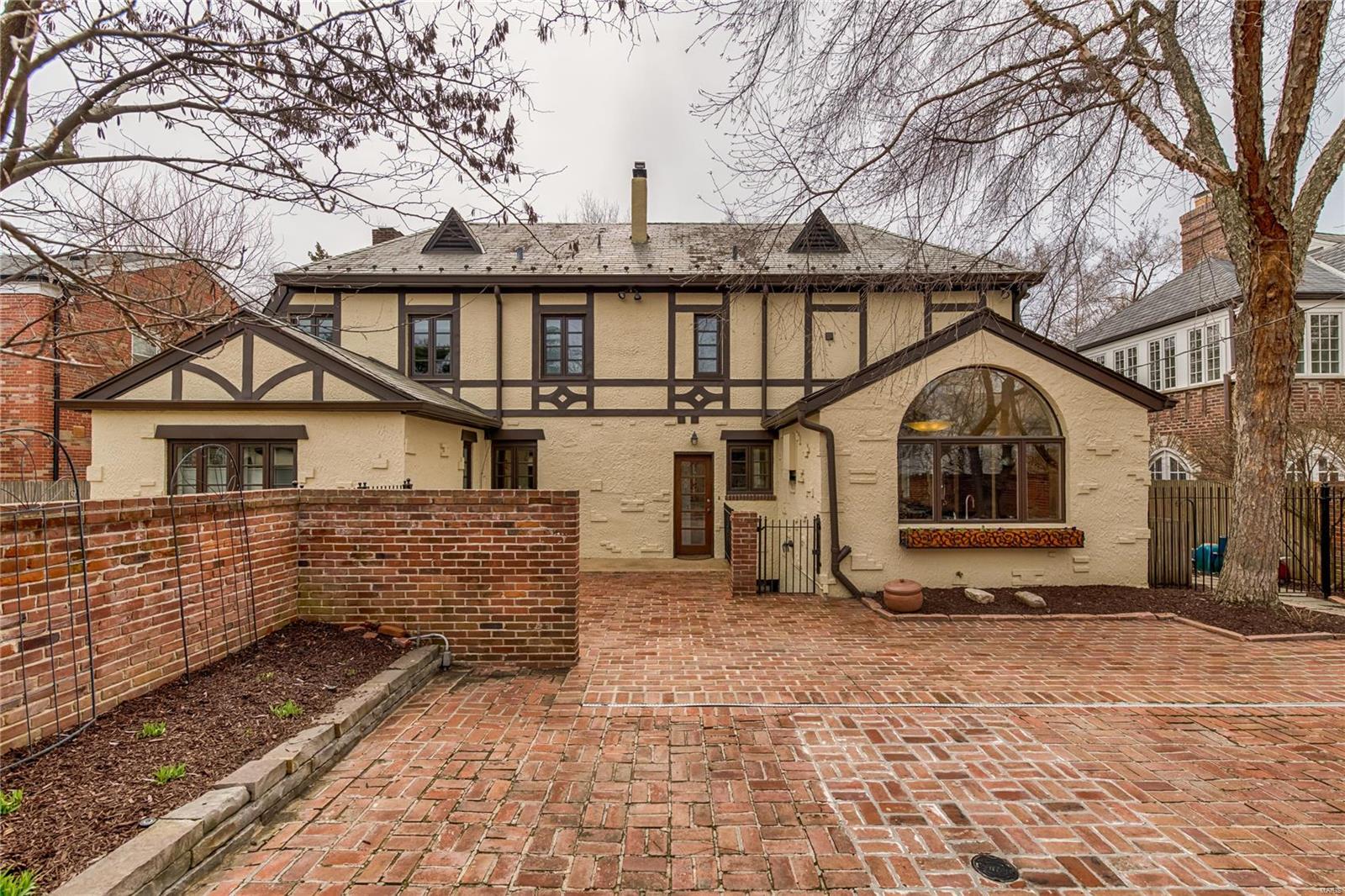 Davis Place - Residential