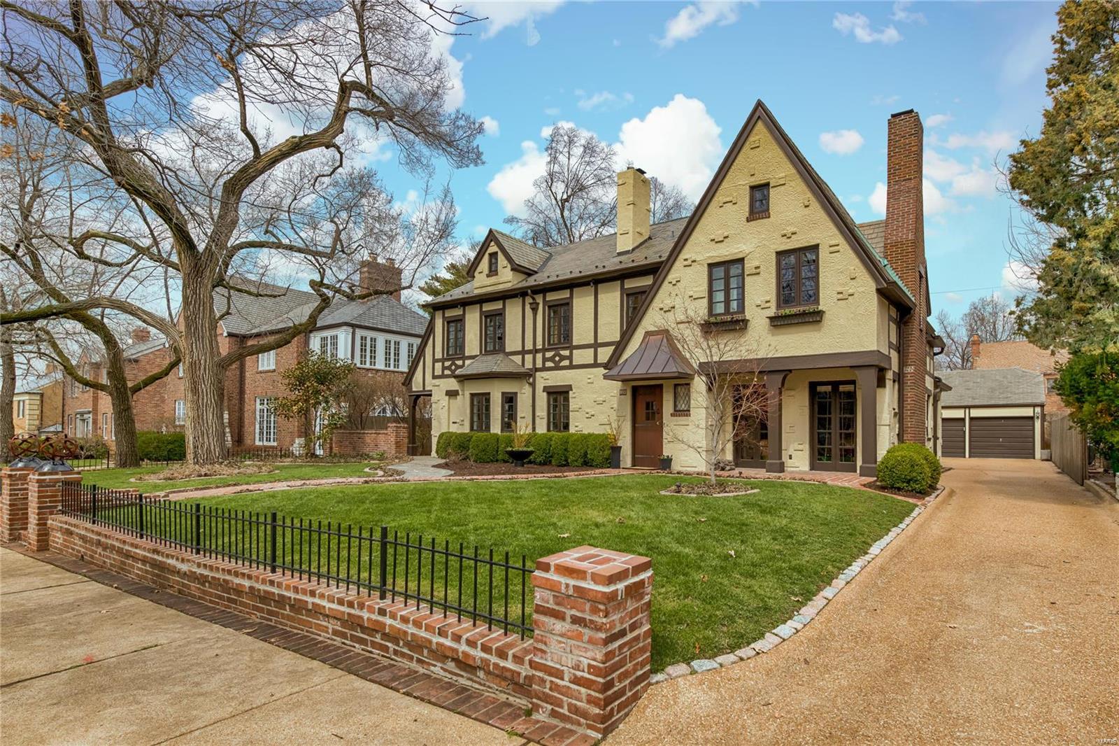 Davis Place - Residential