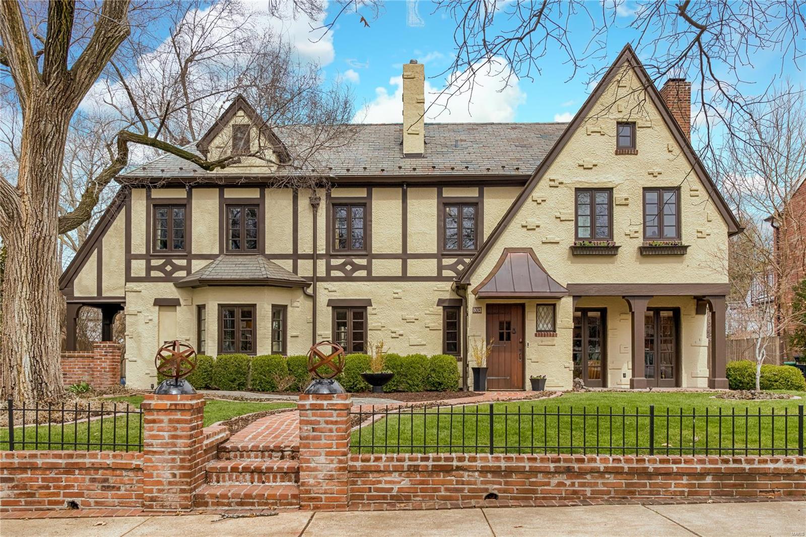 Davis Place - Residential