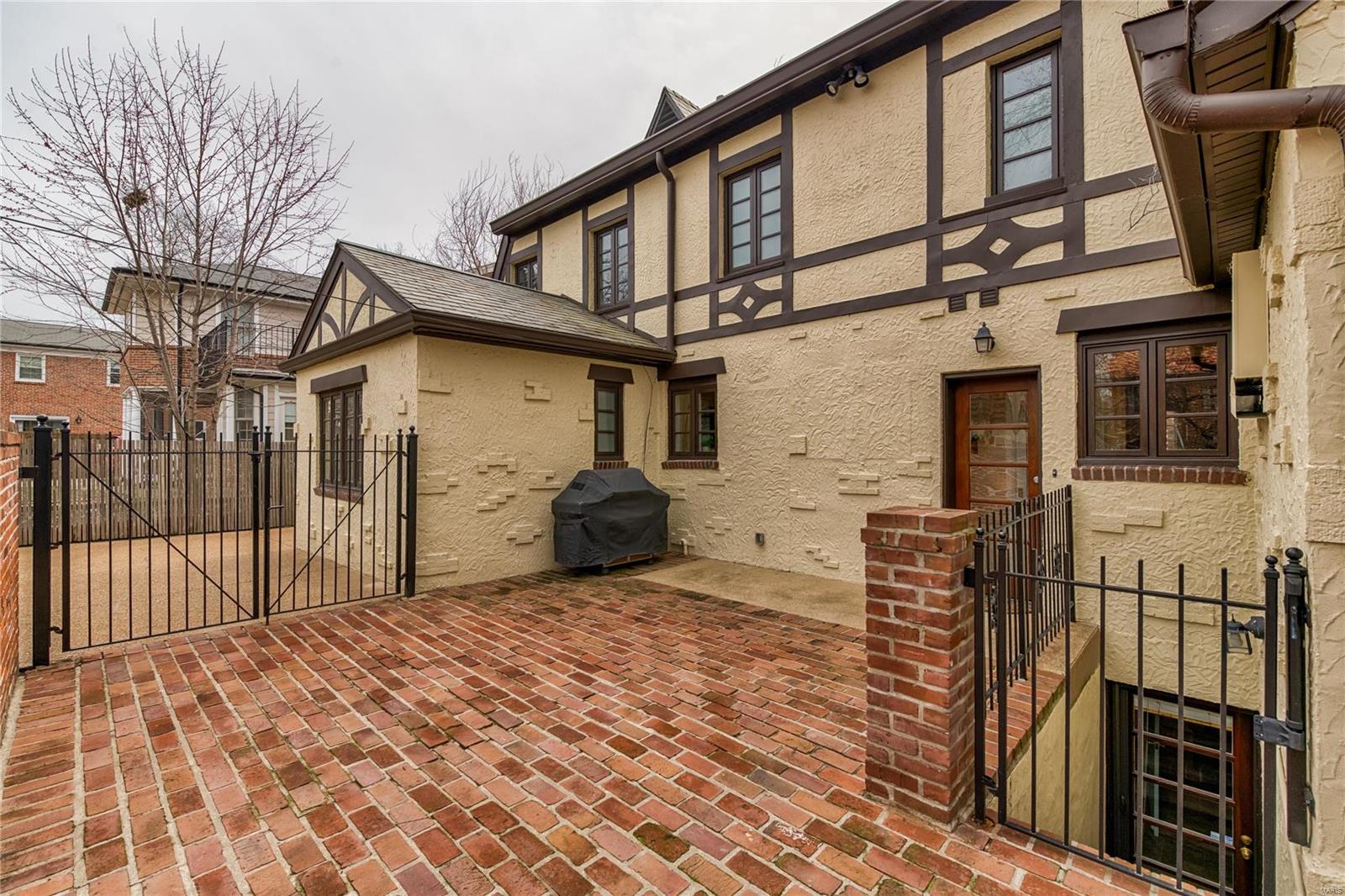 Davis Place - Residential