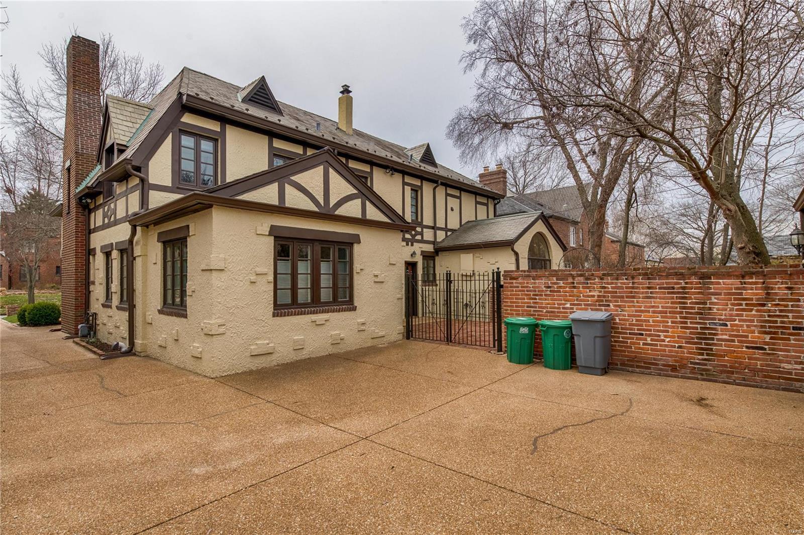 Davis Place - Residential