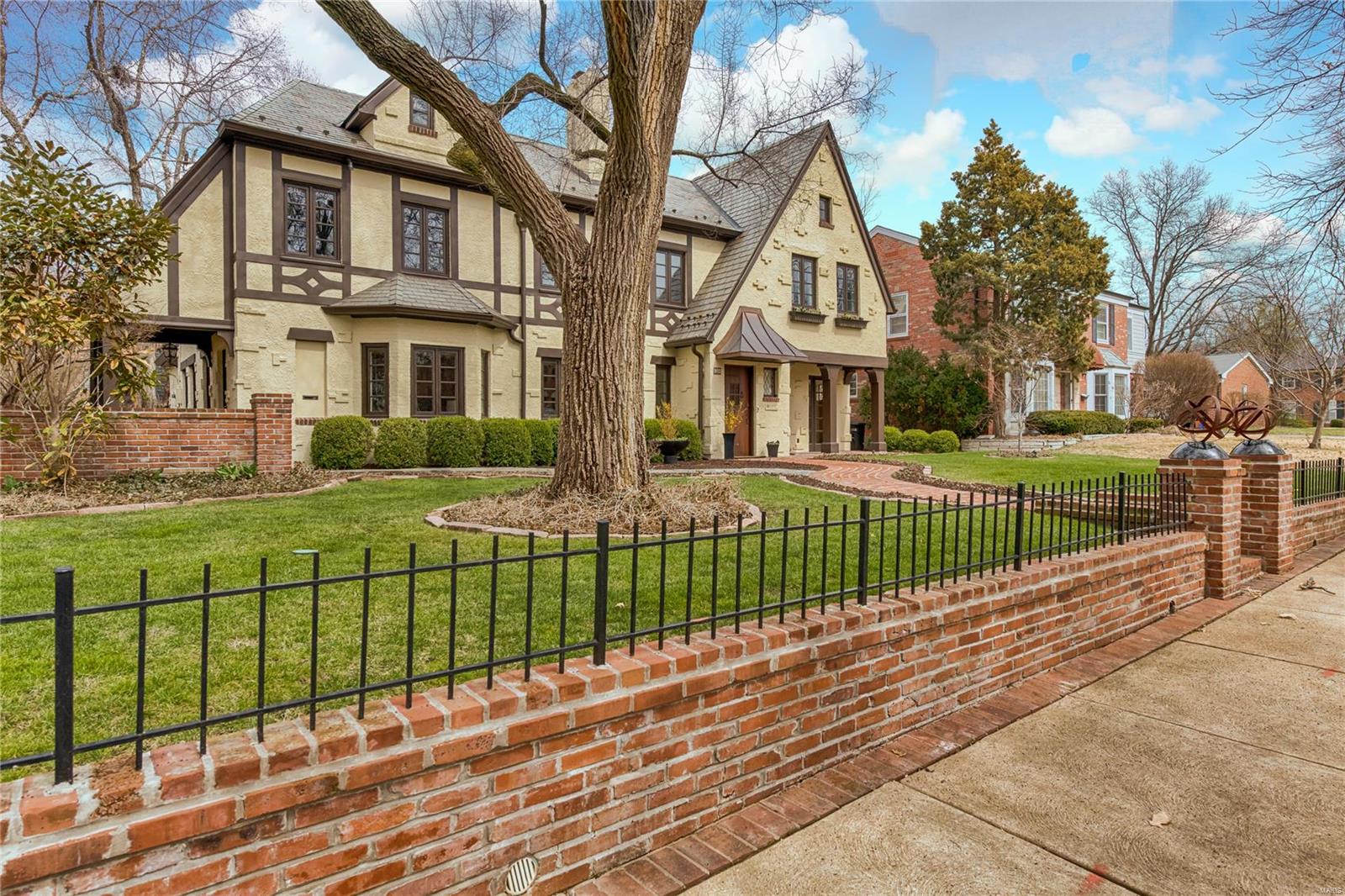 Davis Place - Residential