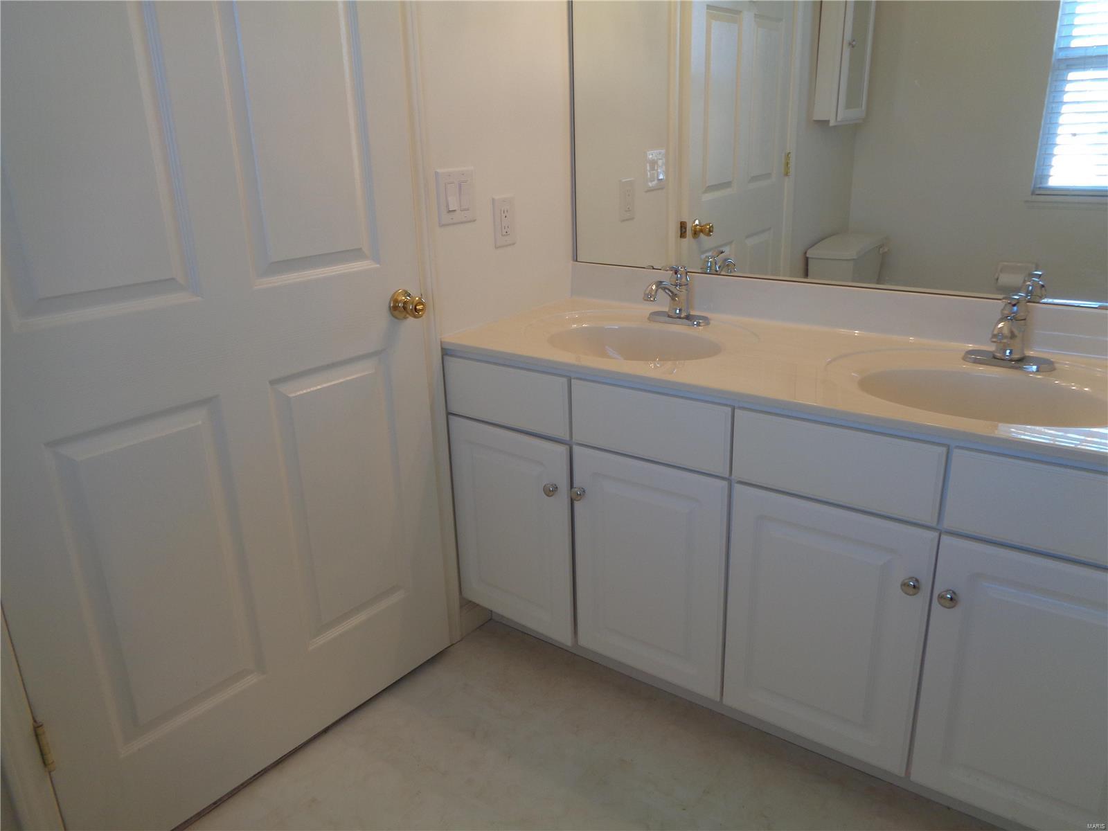 Gardens At South Oaks Condo Ninth - Residential