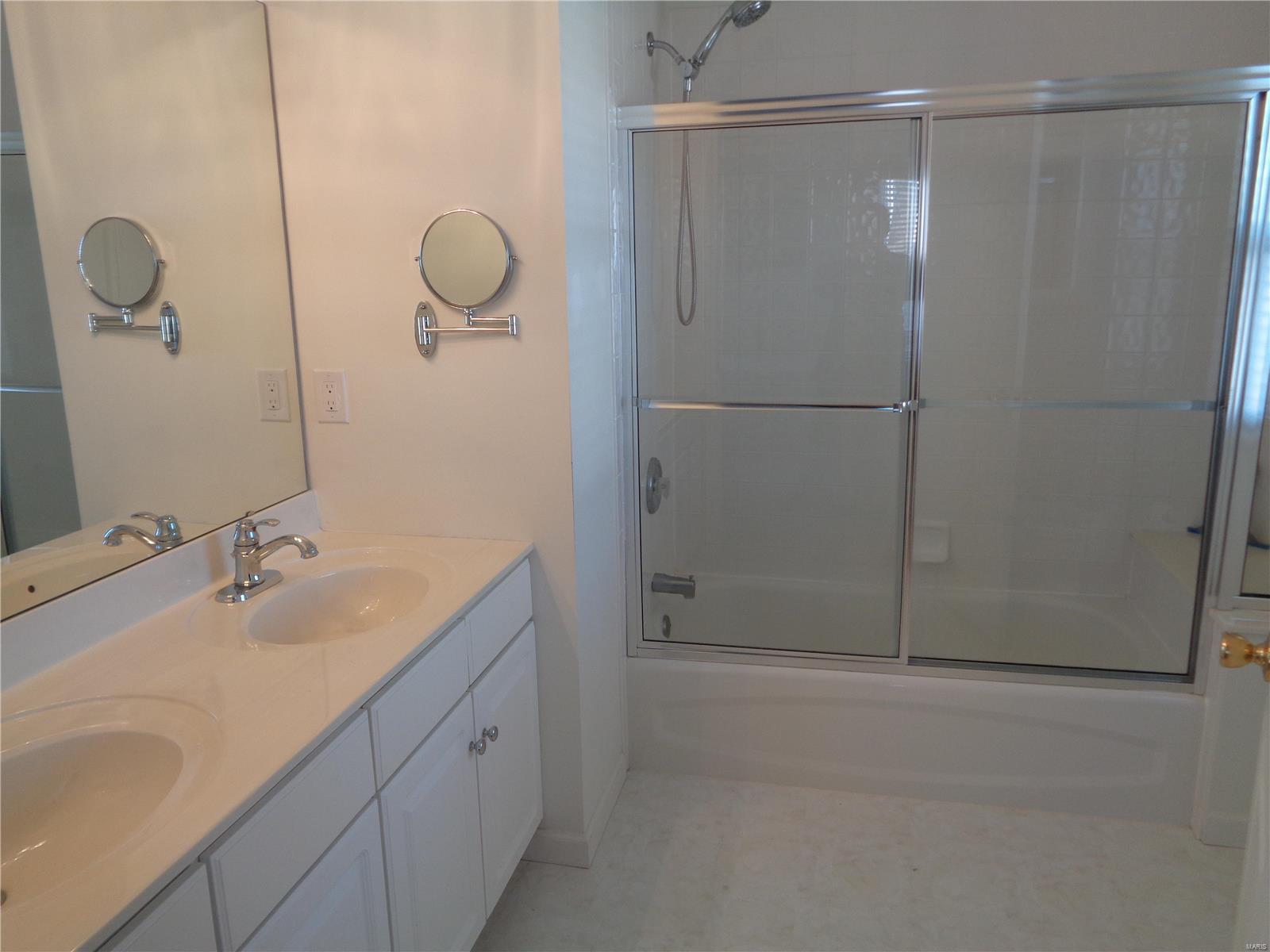 Gardens At South Oaks Condo Ninth - Residential