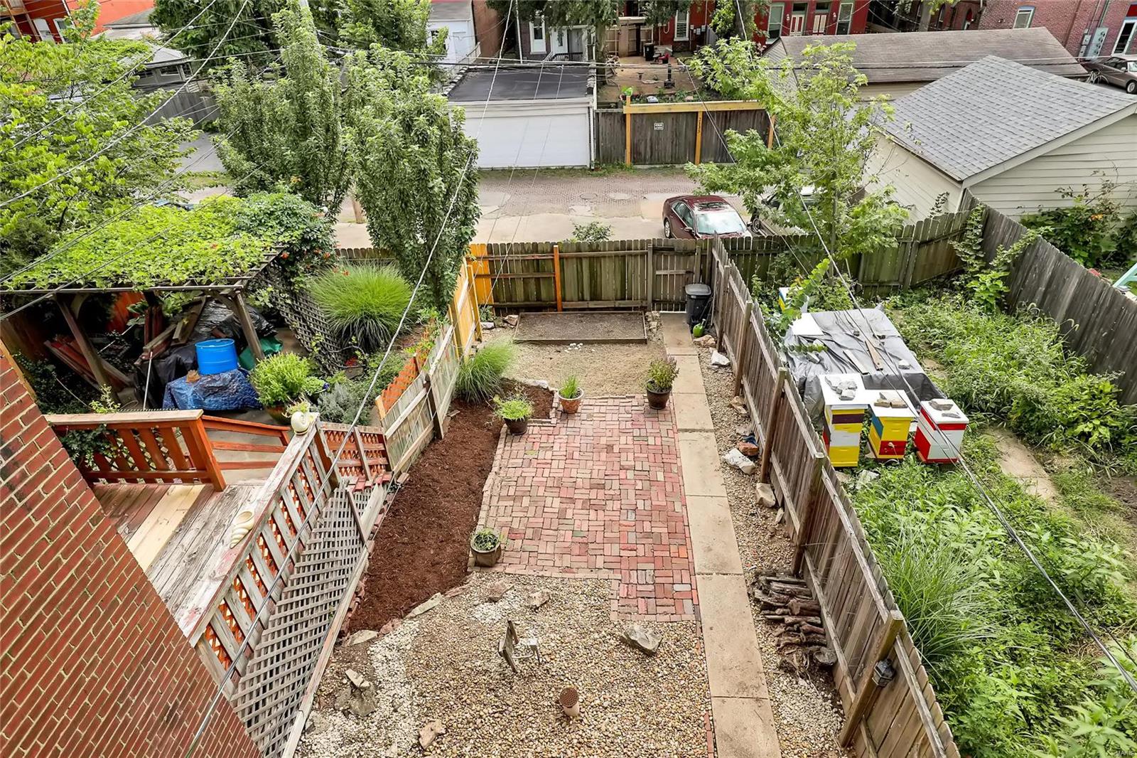 Victor Square - Residential