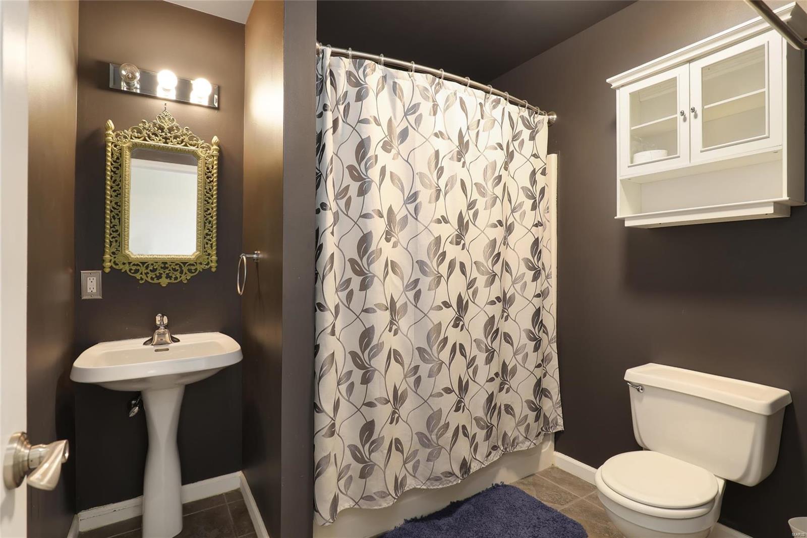 Victor Square - Residential