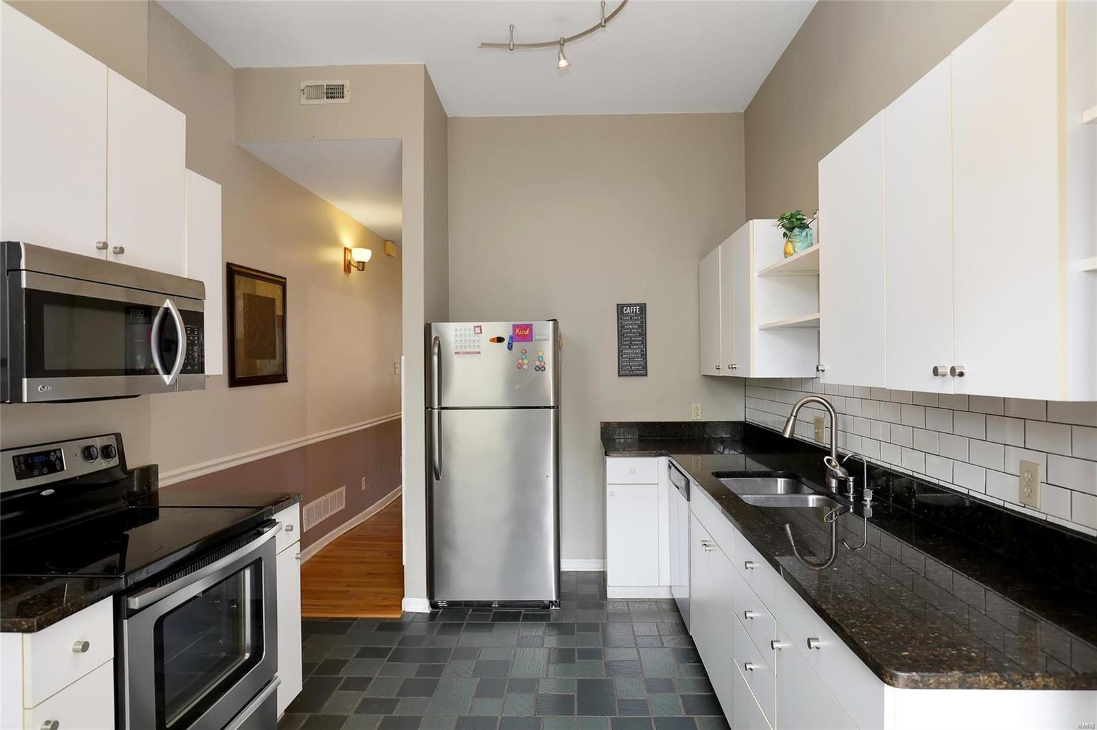 Victor Square - Residential