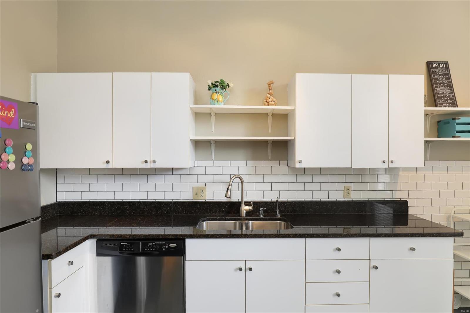 Victor Square - Residential