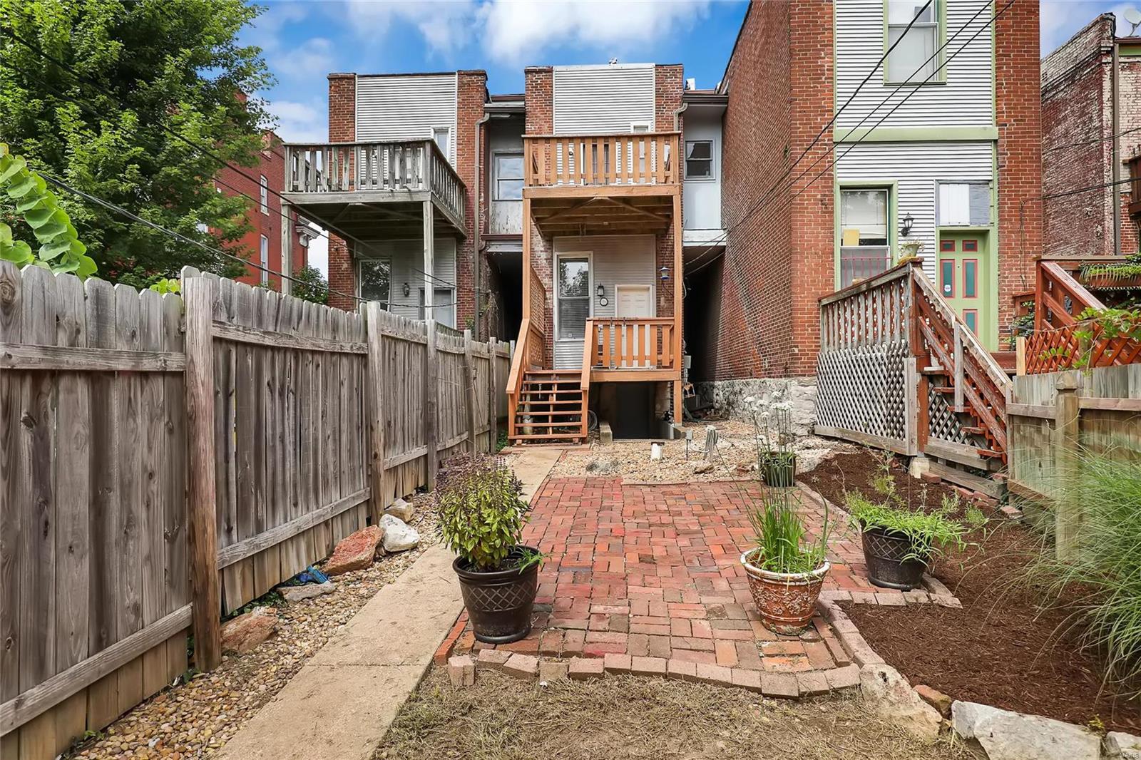 Victor Square - Residential