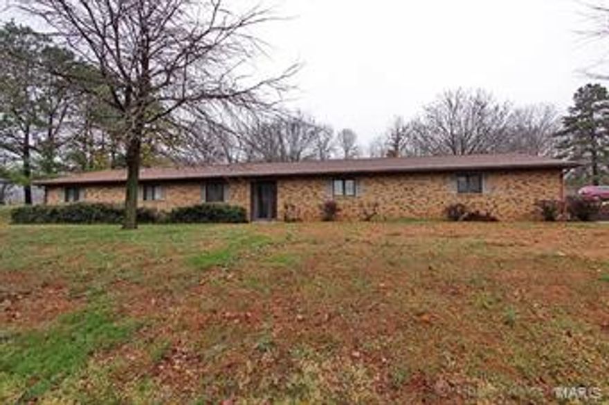 24x30 detached garage, 30x40 hay barn, 40x60 barn and chicken coop, plus spacious home on nearly 7 acres.  Home has been well maintained.  Sq. ft. taken from appraisal Jan. 2016.  Septic and water inspection 2016.