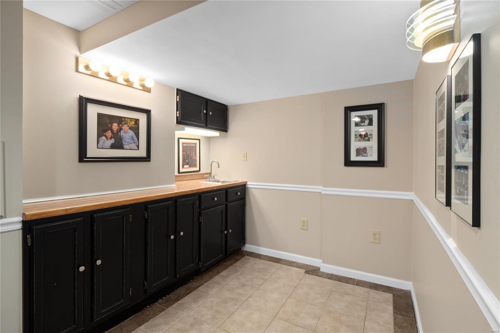 Berkley Manor - Residential