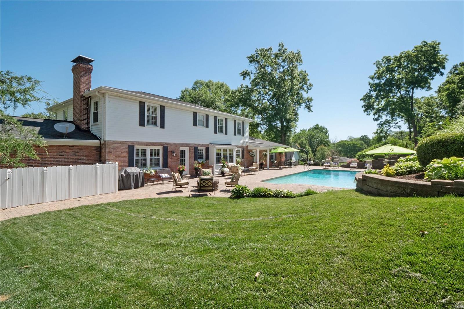 Berkley Manor - Residential