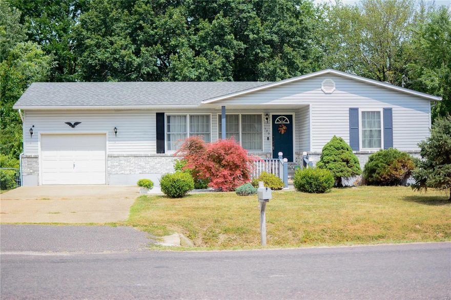 Don't miss this adorable well maintained 2 bedroom, 2 bath home. This modern home is move in ready for your family from the gorgeous kitchen with stainless steel appliances, to the fenced in backyard ready for entertaining!!! Check out the Newly finished bathroom in the partially finished basement, the basement has plenty of opportunity to update how you wish!