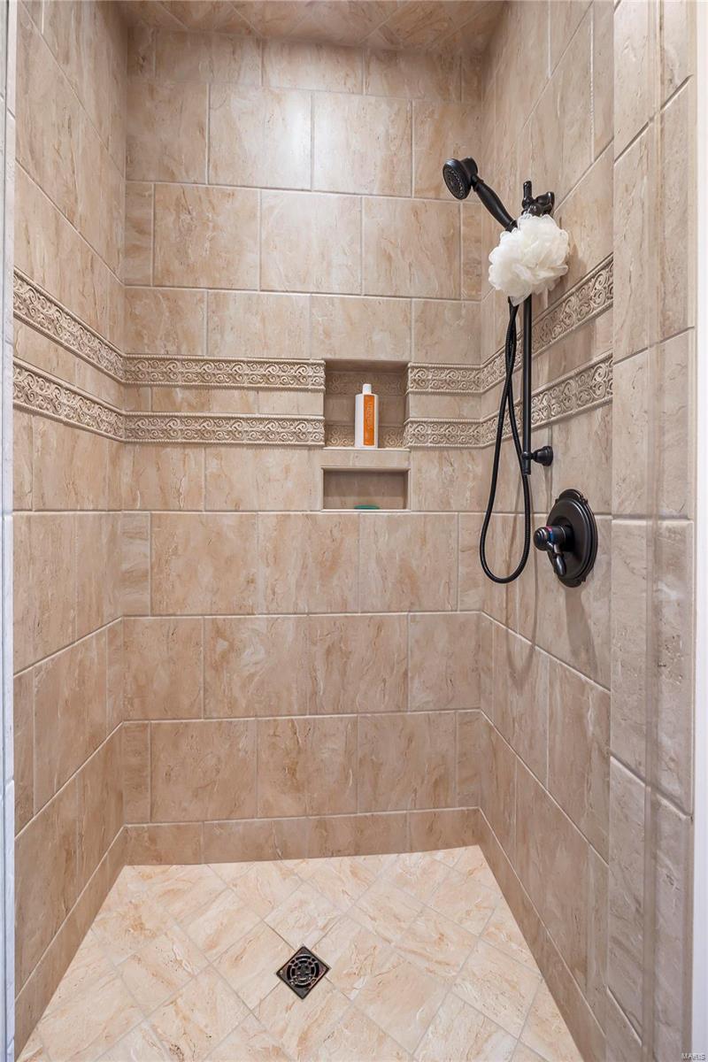 Windwood Lake Estates - Residential