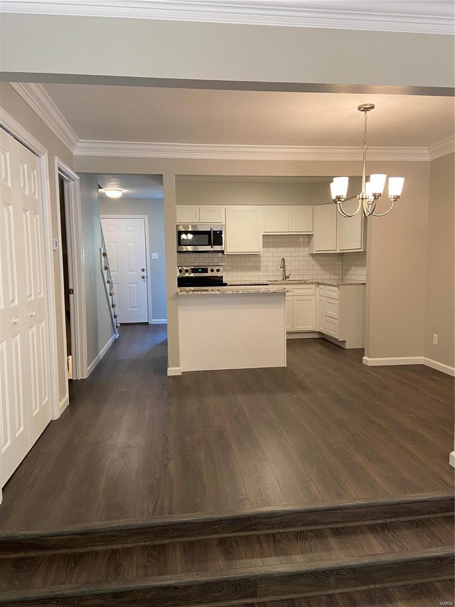 Oakville Commons Condo - Residential
