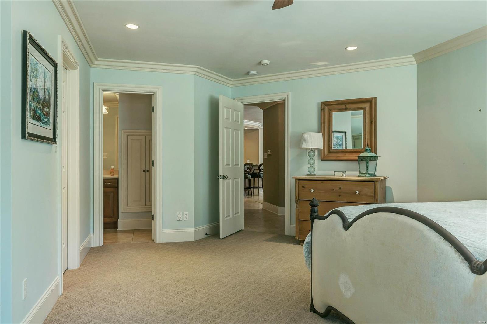 Town & Country Manor - Residential