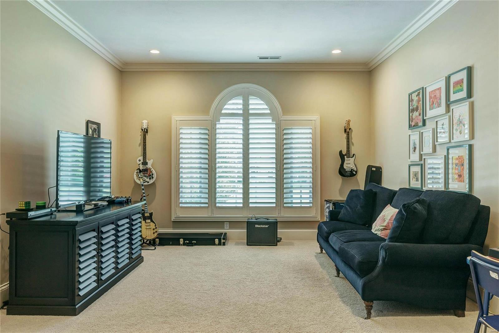 Town & Country Manor - Residential