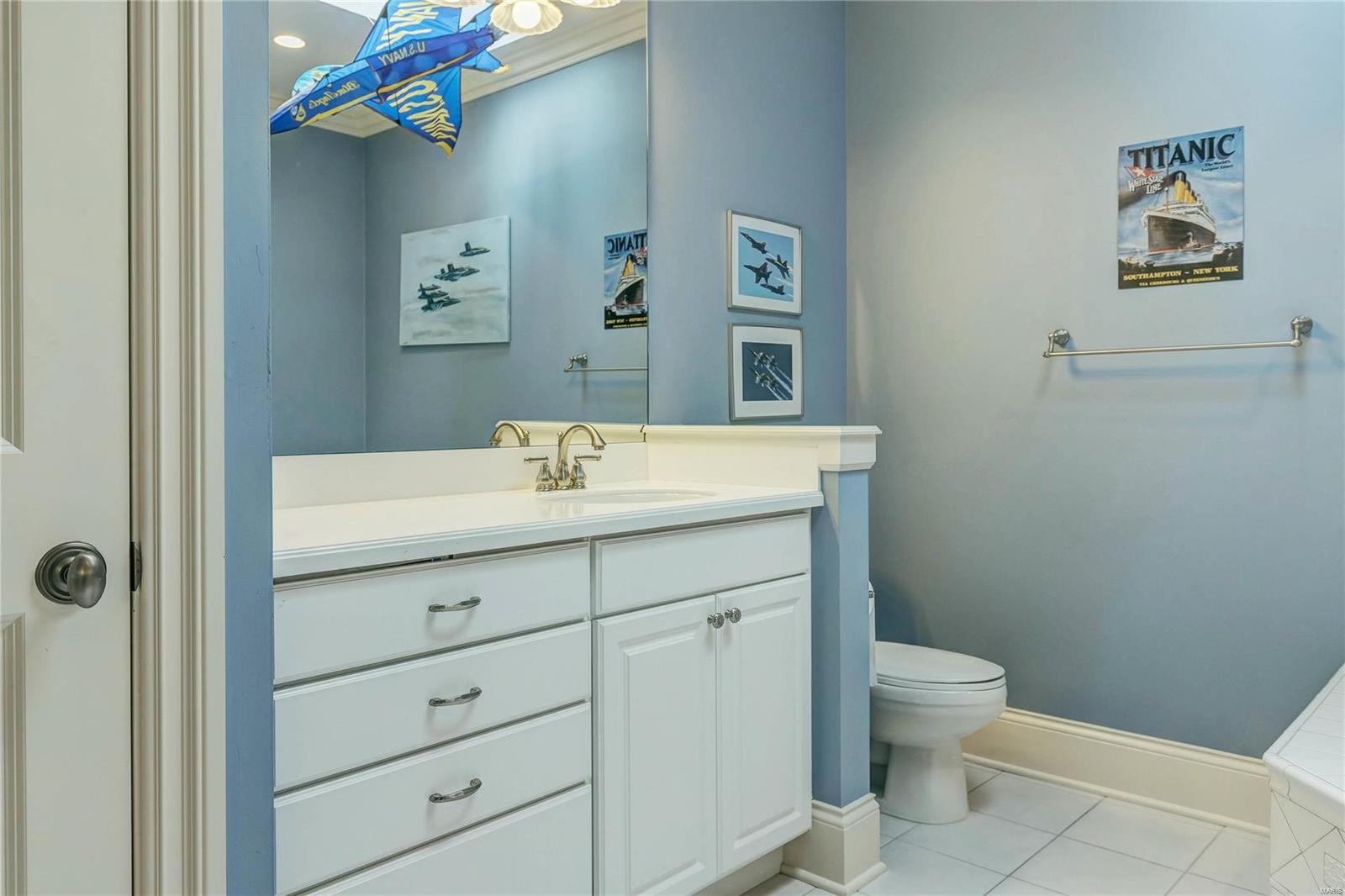 Town & Country Manor - Residential