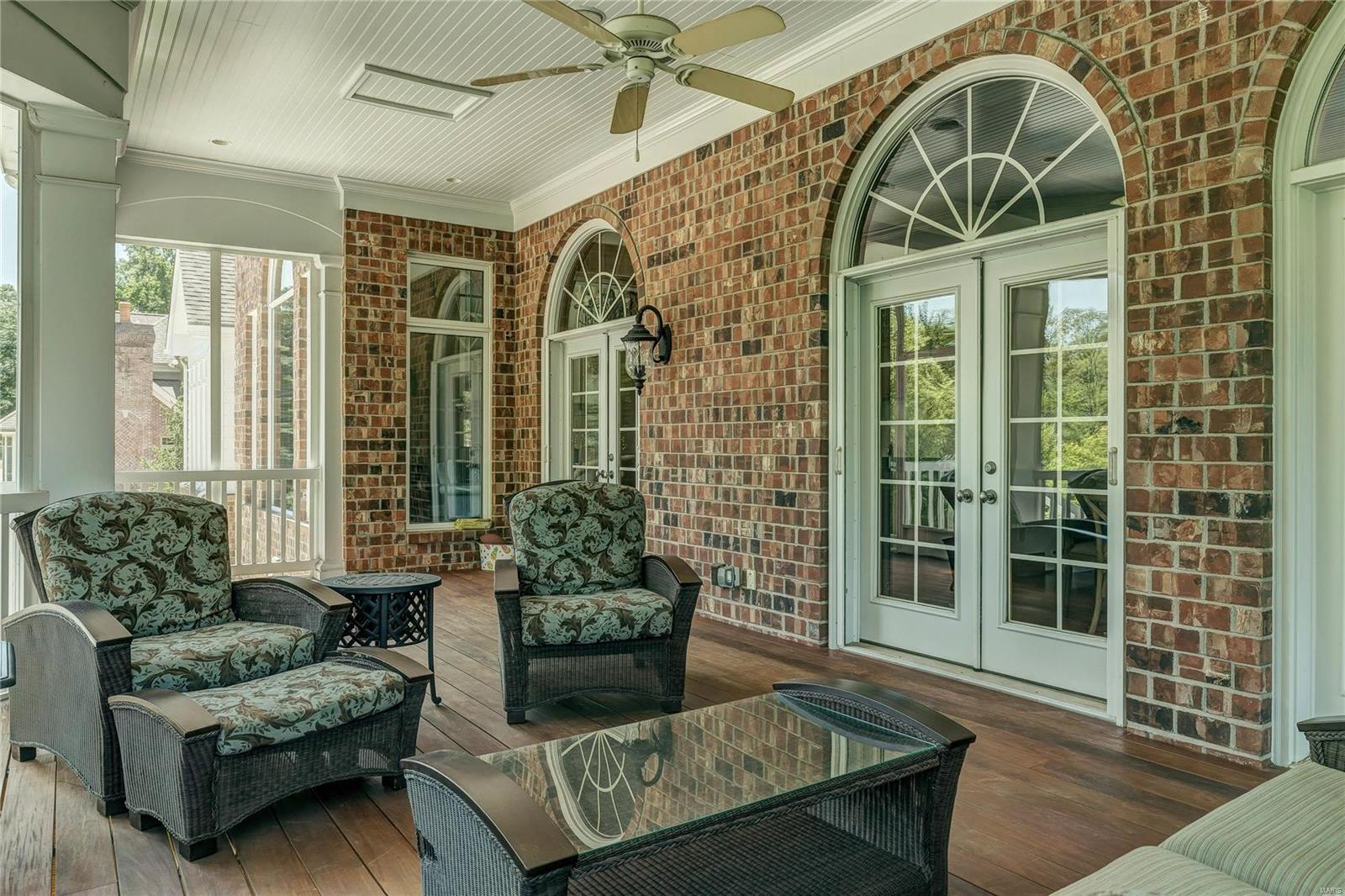 Town & Country Manor - Residential