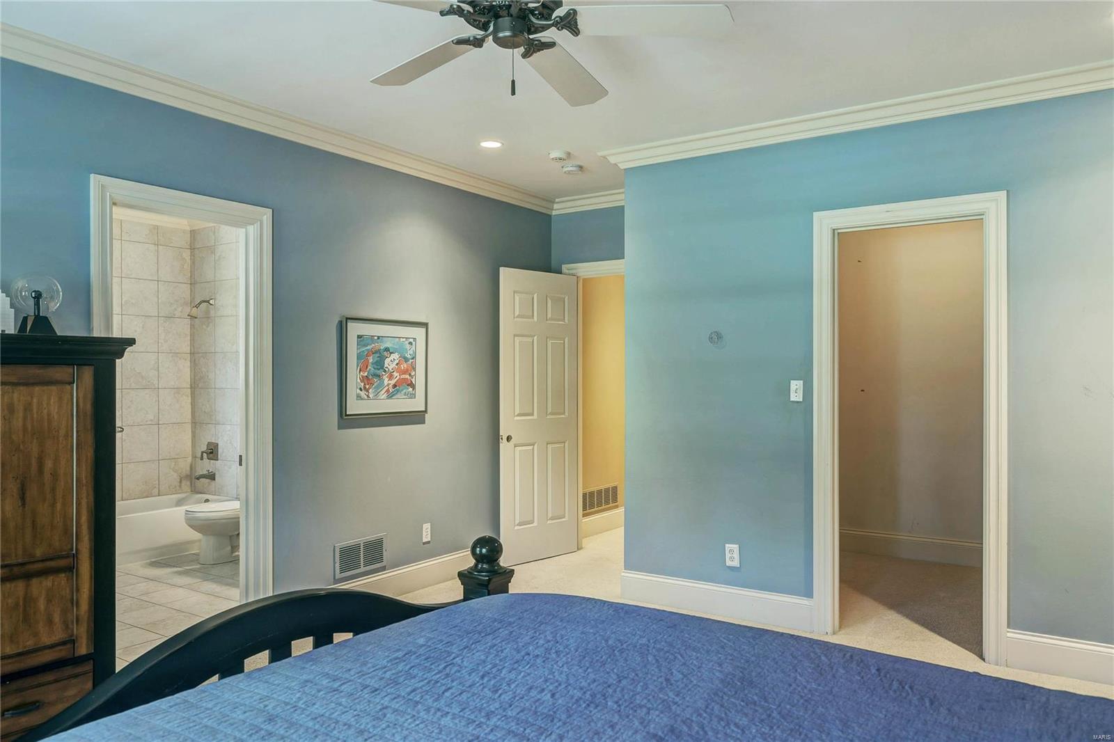 Town & Country Manor - Residential