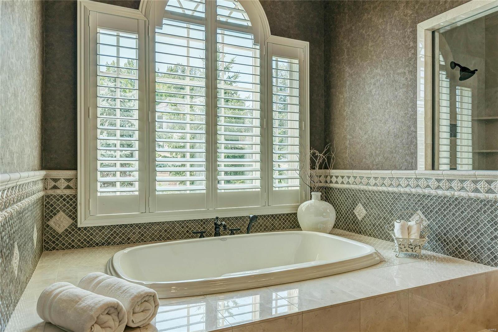 Town & Country Manor - Residential