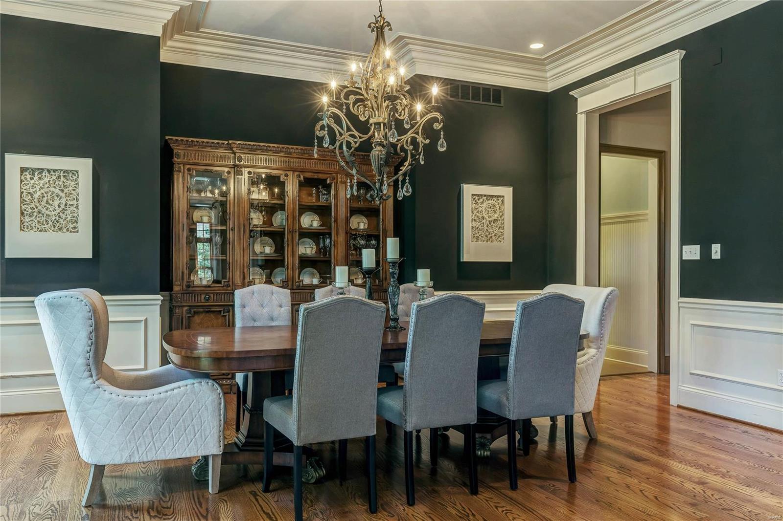 Town & Country Manor - Residential