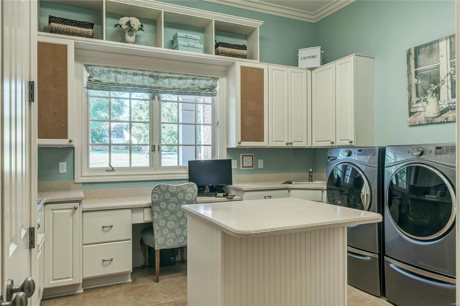 Town & Country Manor - Residential