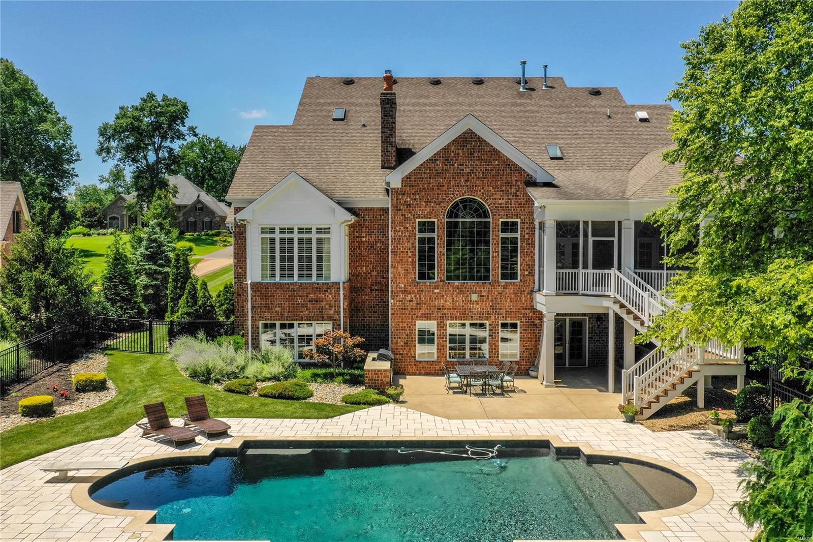 Town & Country Manor - Residential