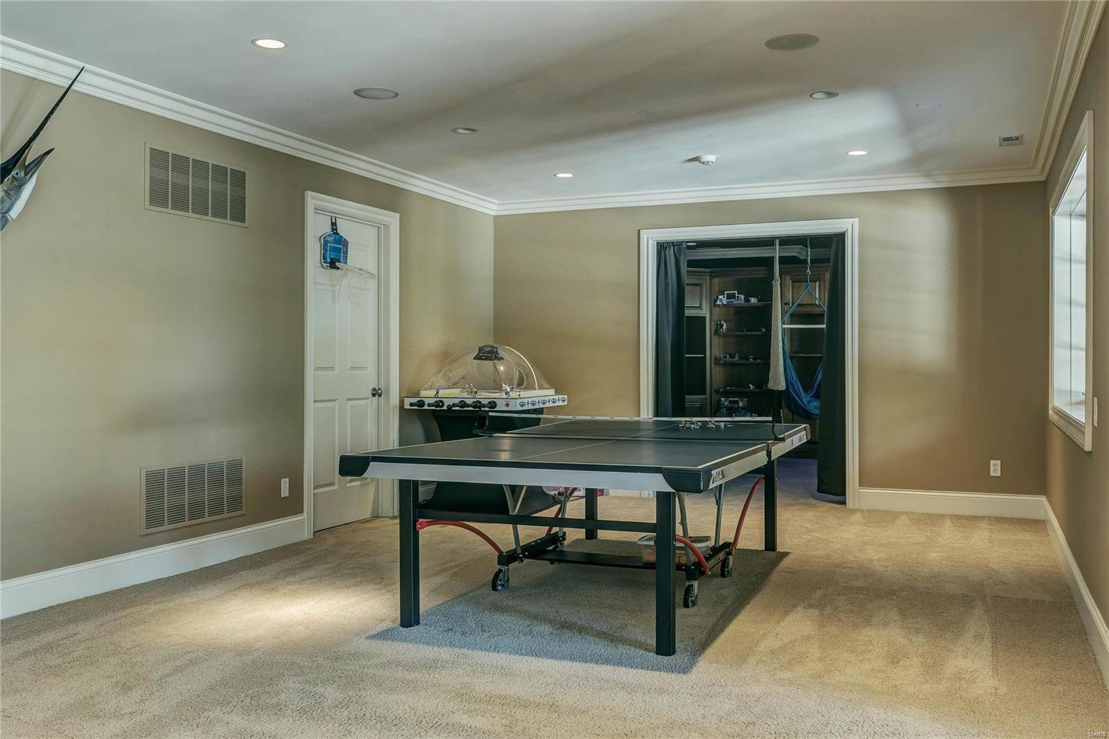 Town & Country Manor - Residential