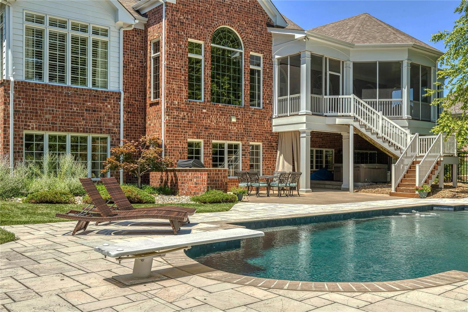 Town & Country Manor - Residential