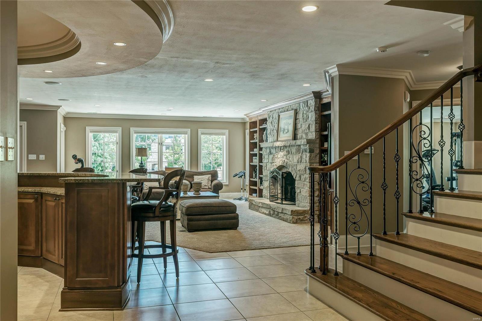 Town & Country Manor - Residential