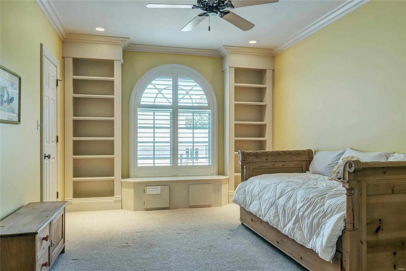 Town & Country Manor - Residential