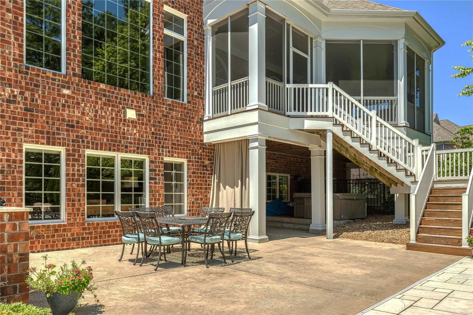 Town & Country Manor - Residential