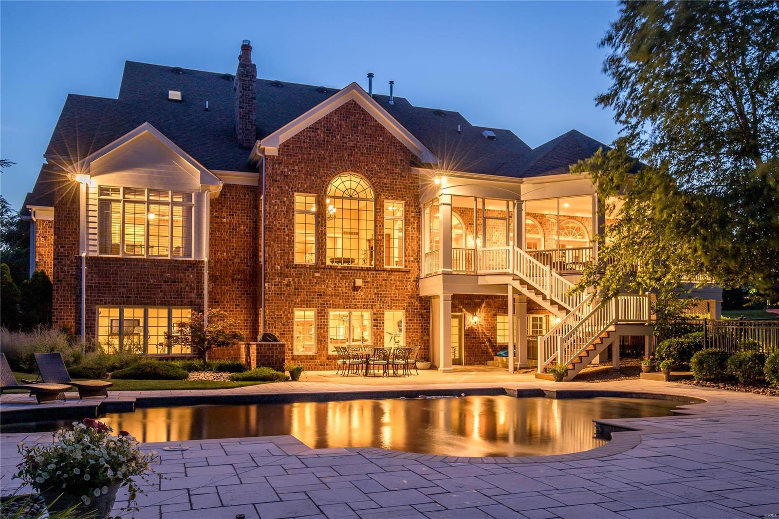 Town & Country Manor - Residential