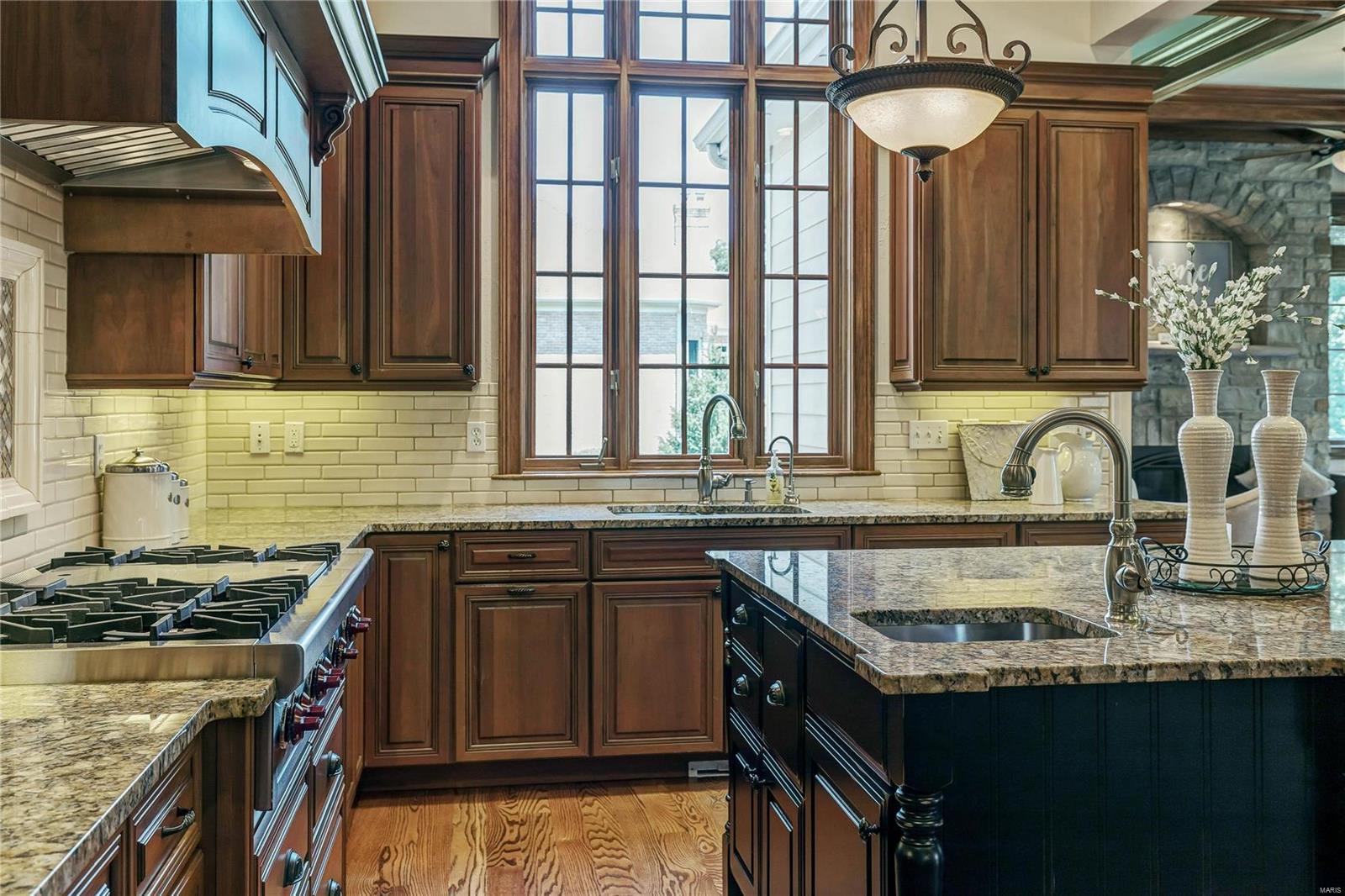 Town & Country Manor - Residential