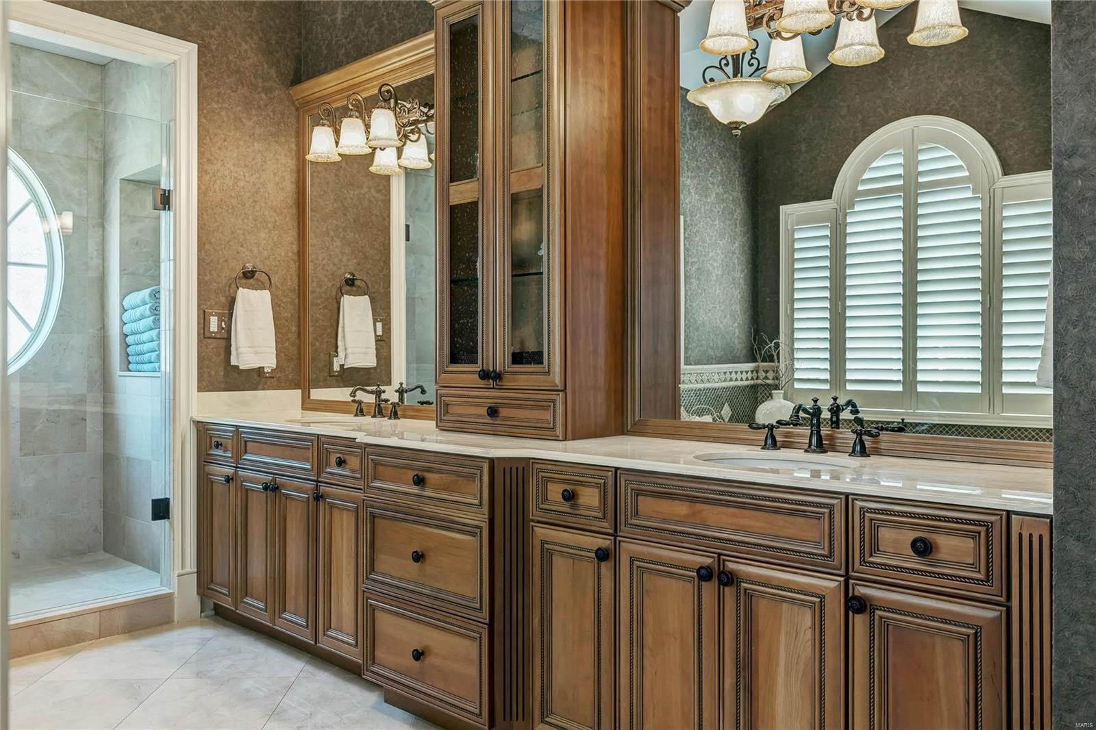 Town & Country Manor - Residential