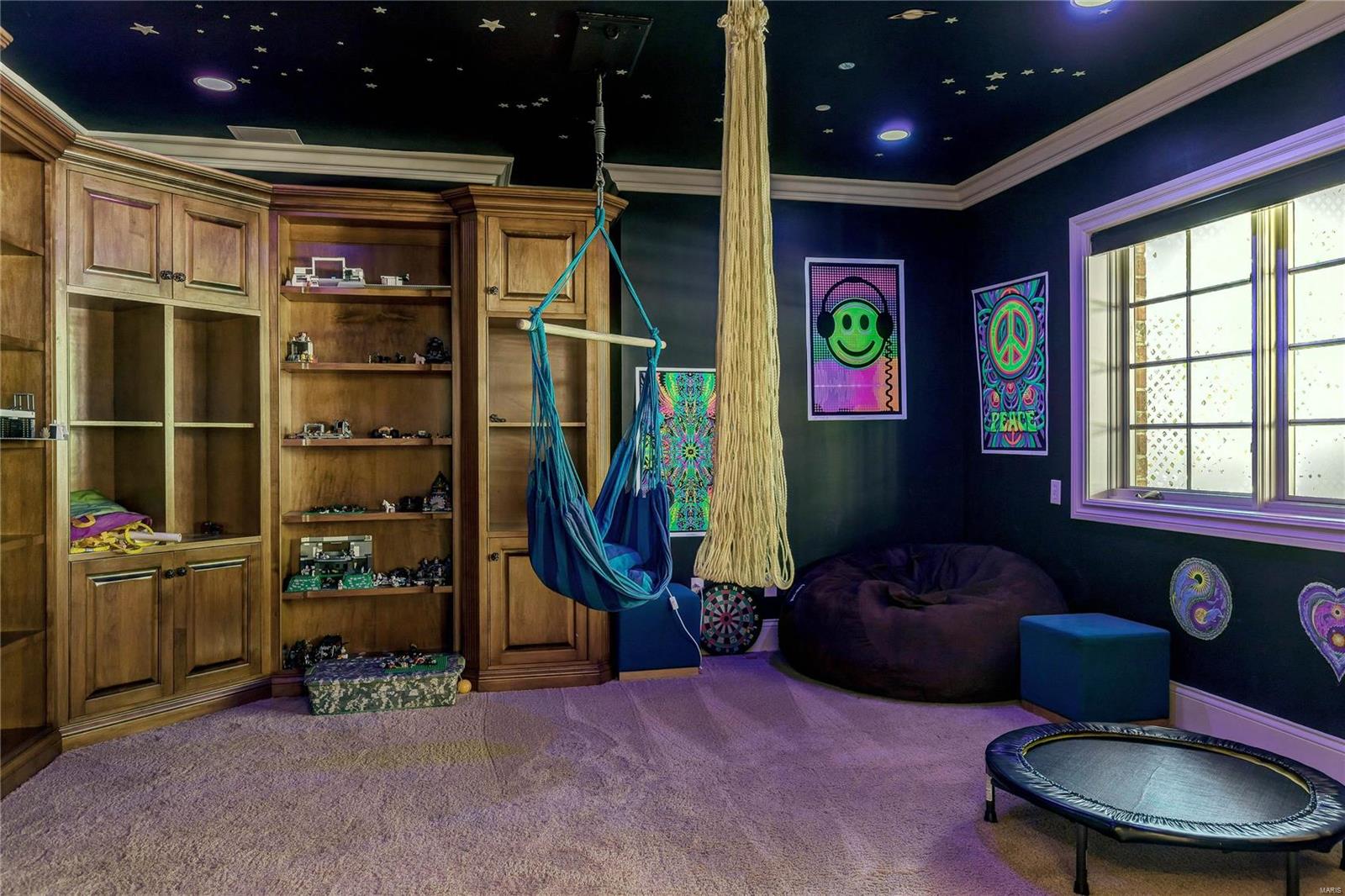 Town & Country Manor - Residential