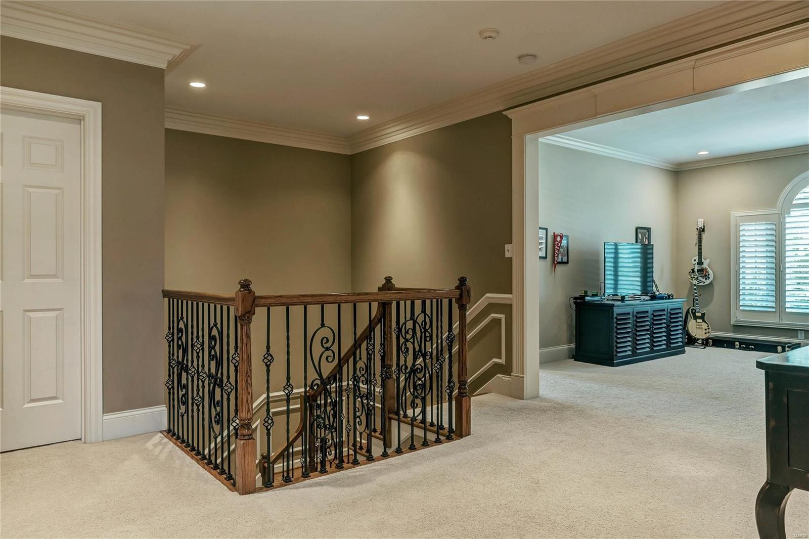 Town & Country Manor - Residential