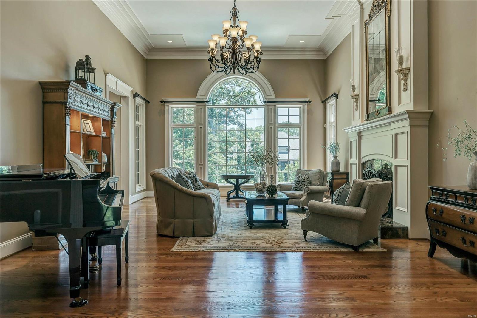 Town & Country Manor - Residential